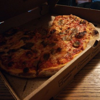 Spaziano S Pizzeria 36 Photos 66 Reviews Pizza 64 Washington Photo Of Spaziano S Pizzeria Haverhill Ma United States Pizza Is Okay It