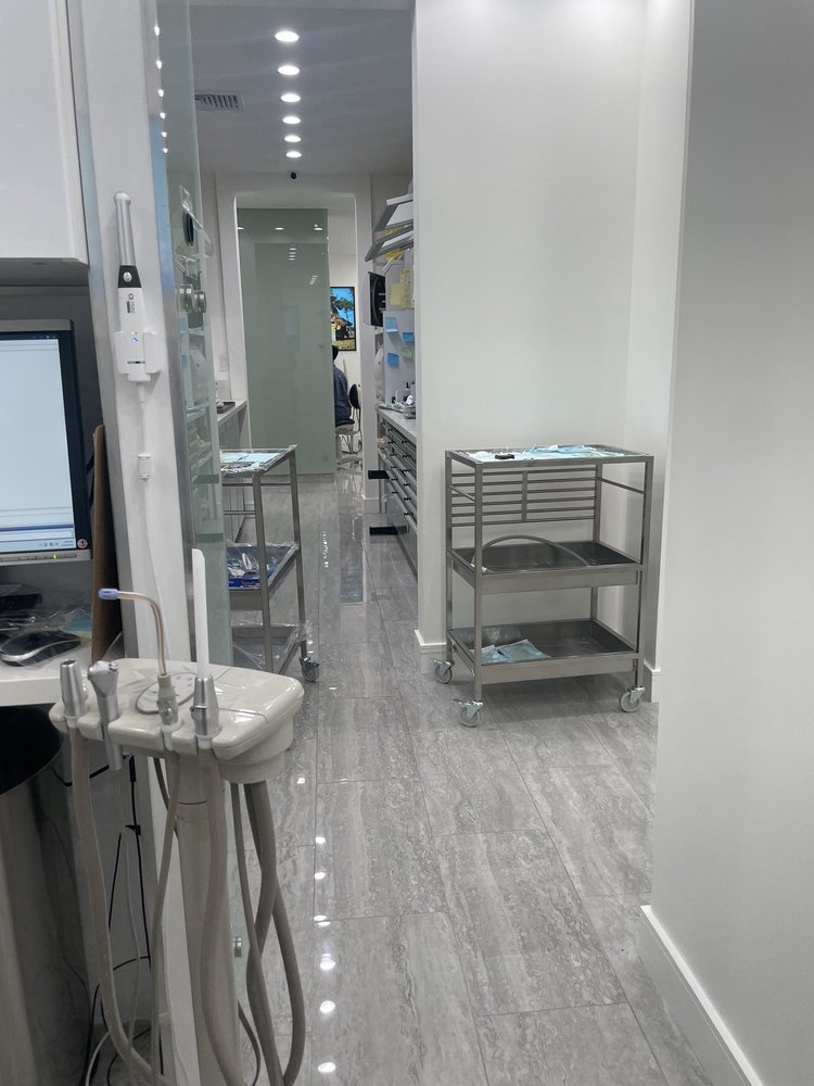 image of business Bita Davoodian, DDS