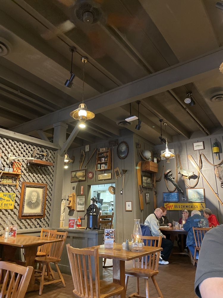 Cracker Barrel Old Country Store