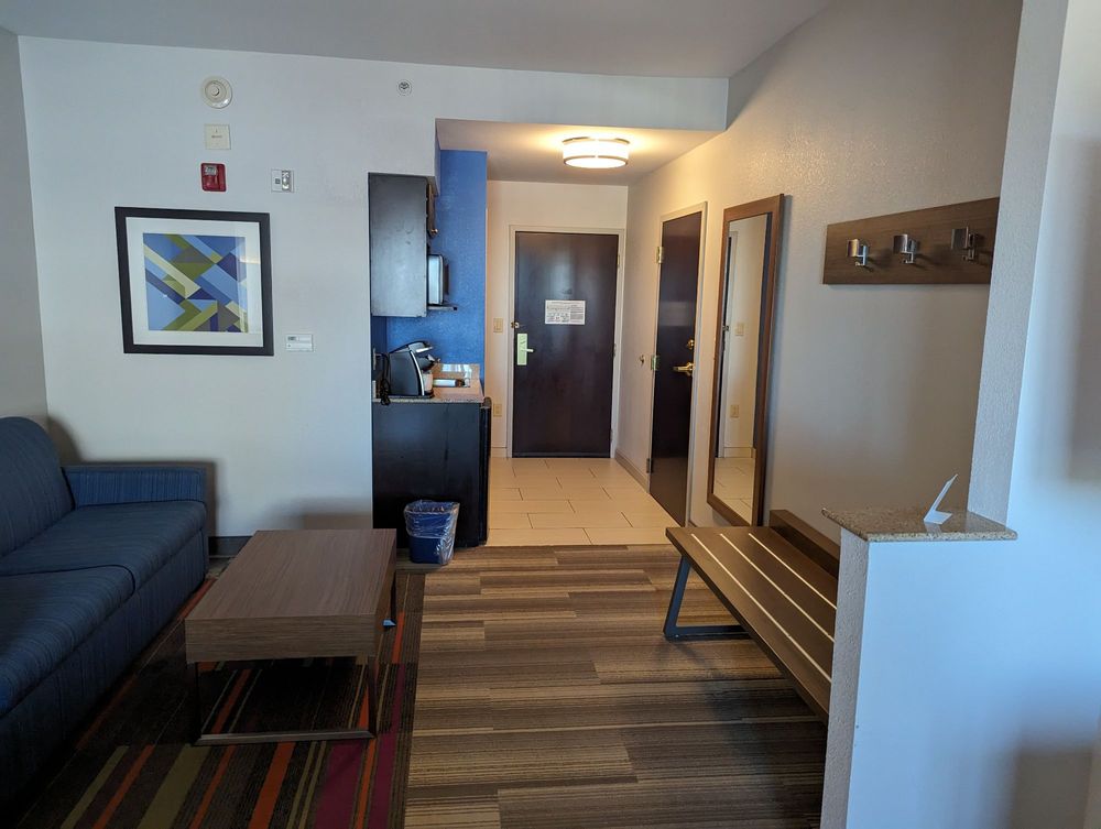 Holiday Inn Express & Suites Warminster - Horsham