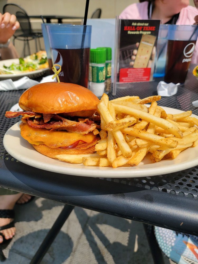 Recovery Sports Grill
