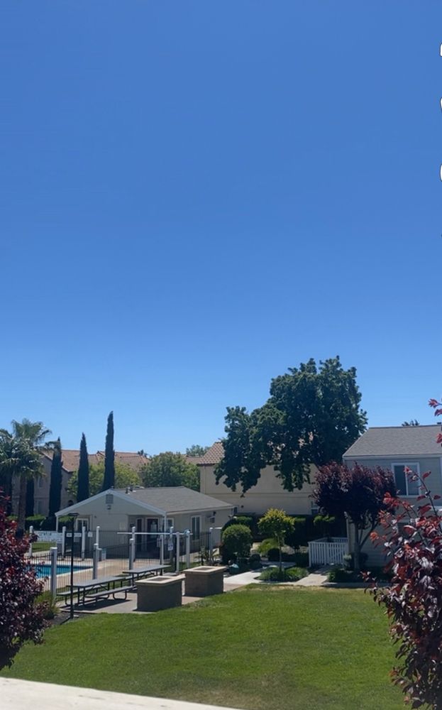 Parkside Brentwood Apartments