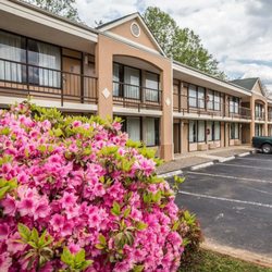 Econo Lodge Inn Suites 22 Photos Hotels 711 S Key St Photo Of Econo Lodge Inn Suites Pilot Mountain Nc United States