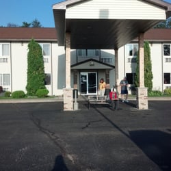 Super 8 By Wyndham Grayling Hotels 5828 N A Miles Pkwy Photo Of Super 8 By Wyndham Grayling Mi United States Main