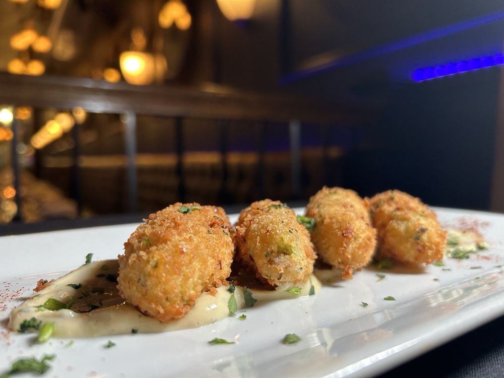 Aura Restaurant & Bar