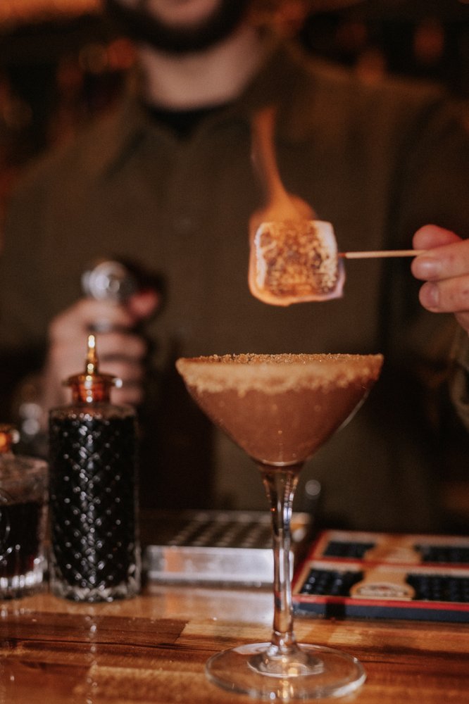 Lucy’s Bar
