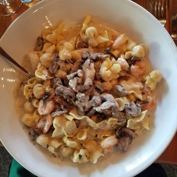 Lobster Sattachini W Shrimp Scallops Mushrooms In Alfredo Sauce
