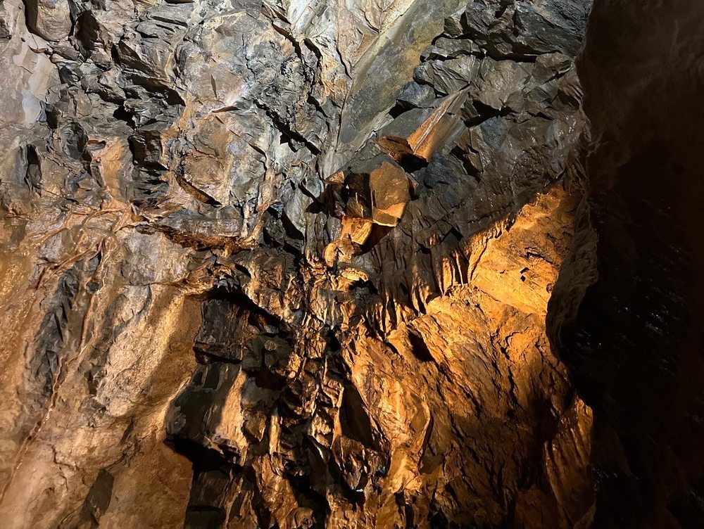 Lost River Caverns