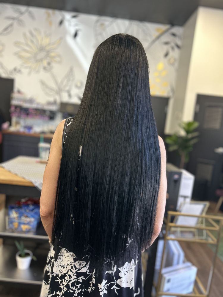 Hailey Holland Hair Salon Image