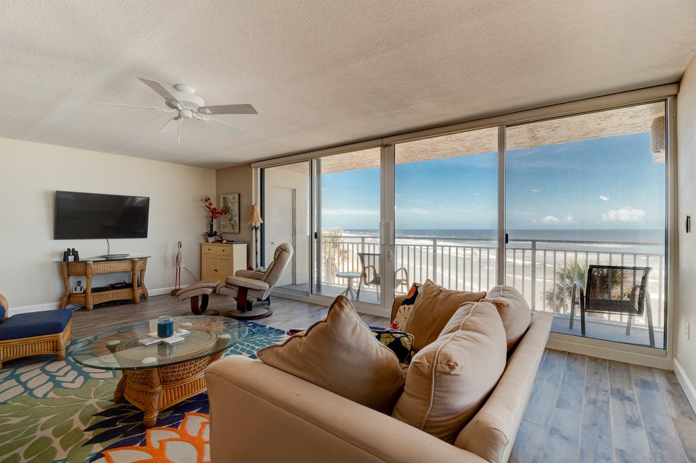 Lindsey Baldwin - Collado Real Estate