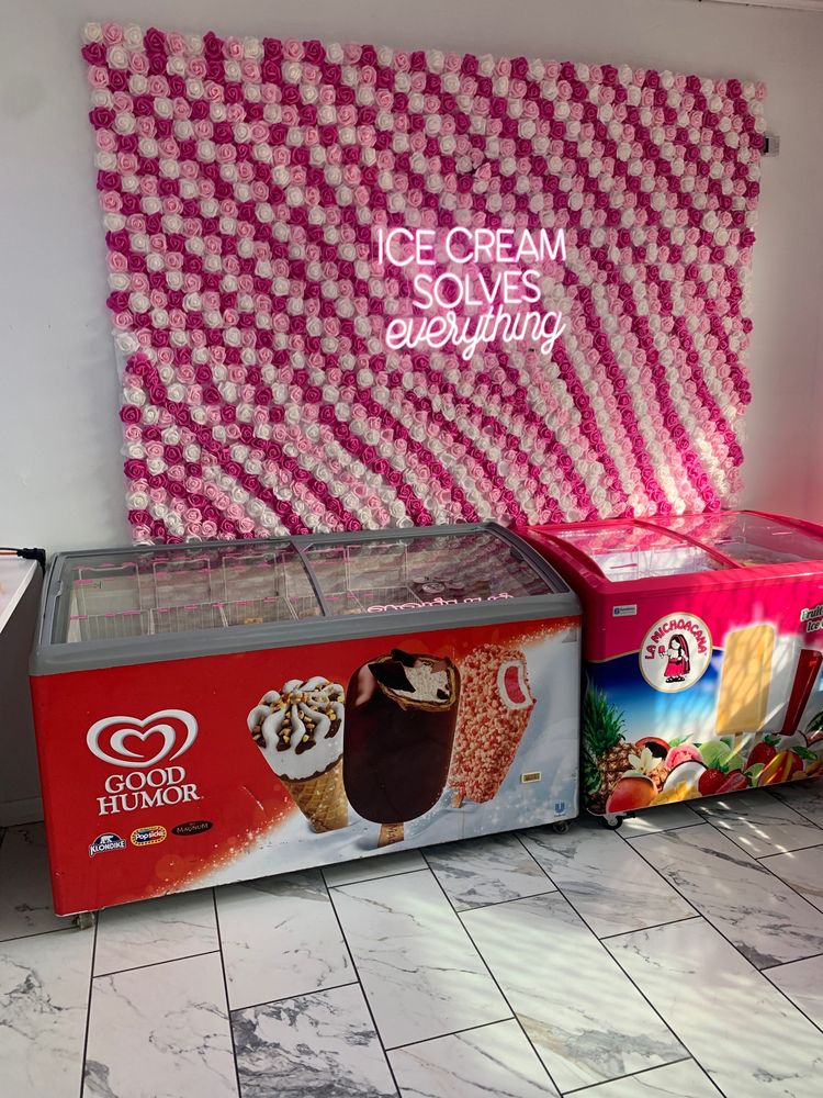 B’s Sweets & Treats