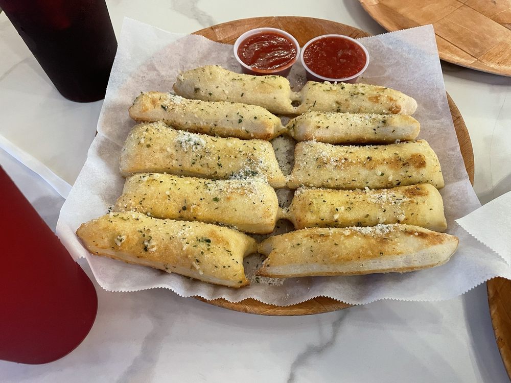 Josie's Pizza & Wings