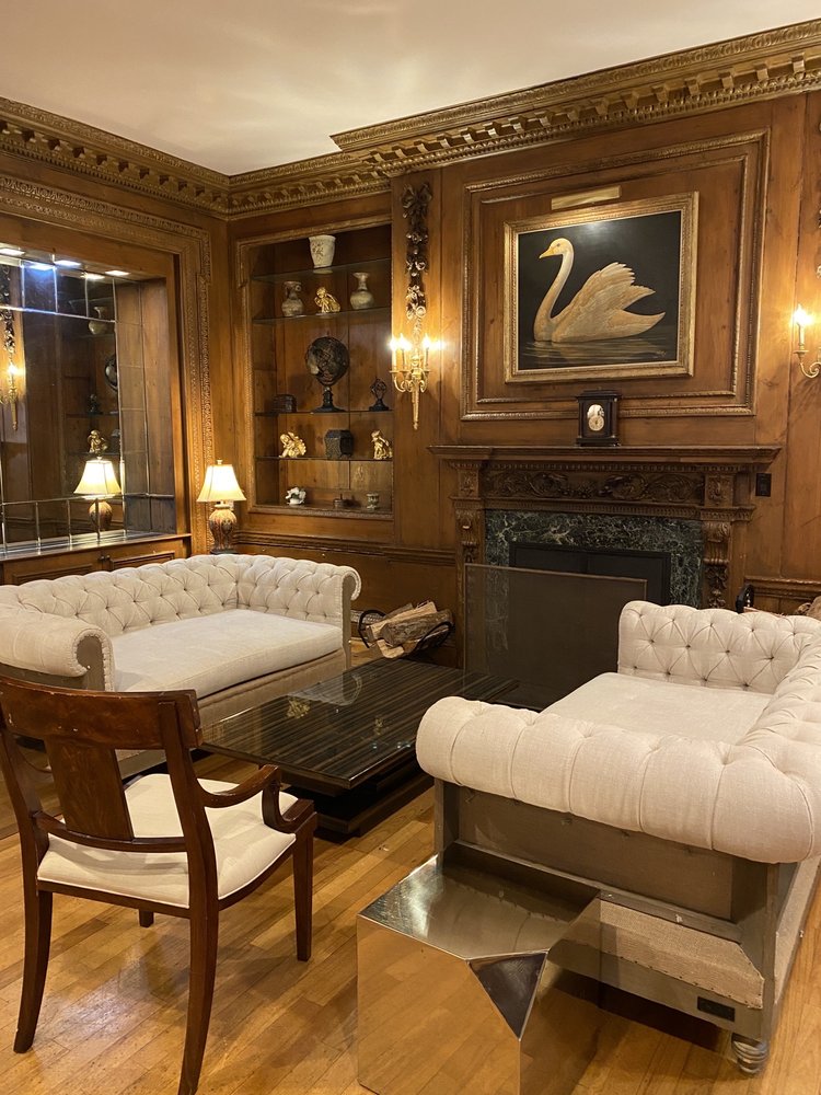Tarrytown House Estate