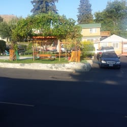 Lake Chelan Motel Hotels 2044 W Woodin Ave Wa Phone Photo Of Lake Chelan Motel Wa United States Little Picnic Area