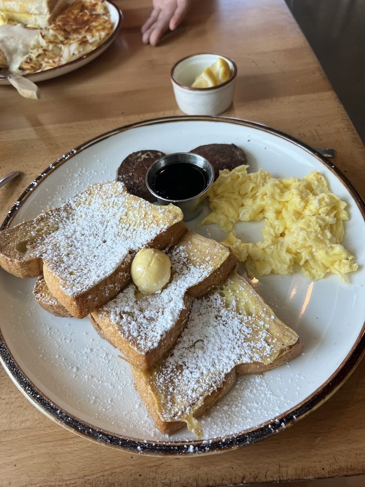 Pelican Breakfast & Lunch- Pasadena
