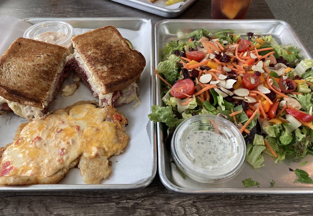 Lawson’s On The Creek