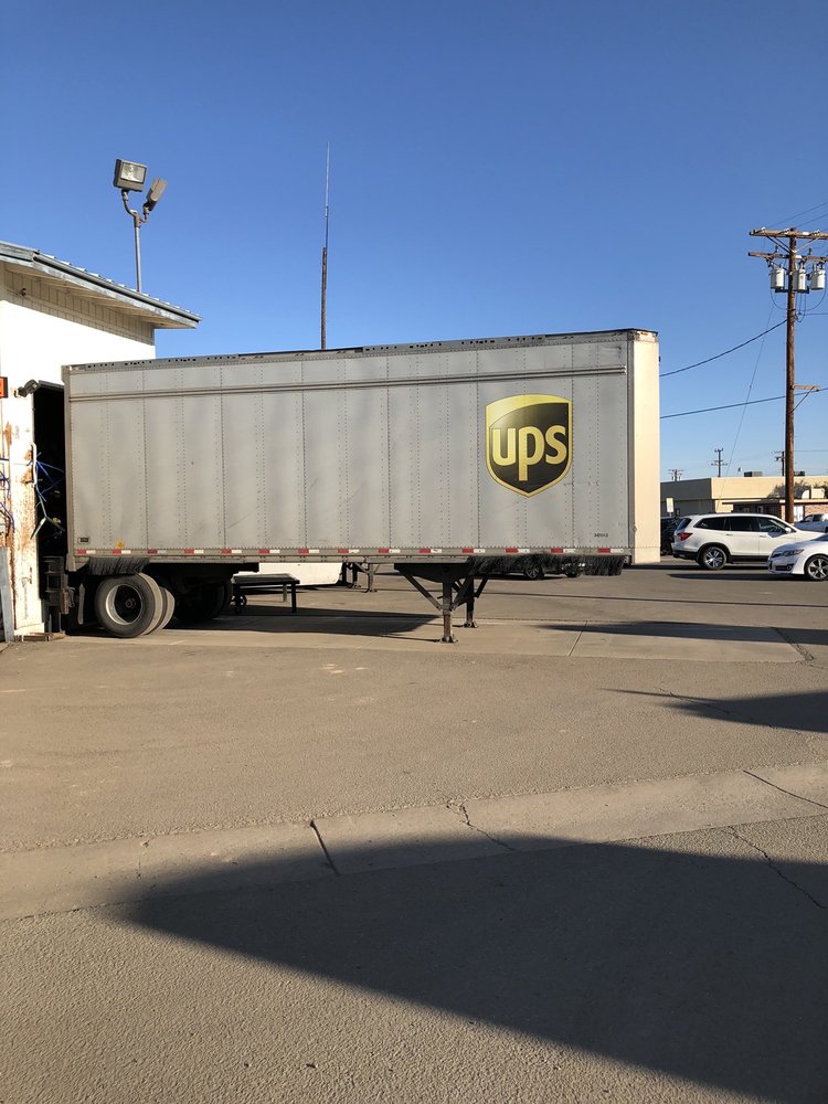 UPS Customer Service Center