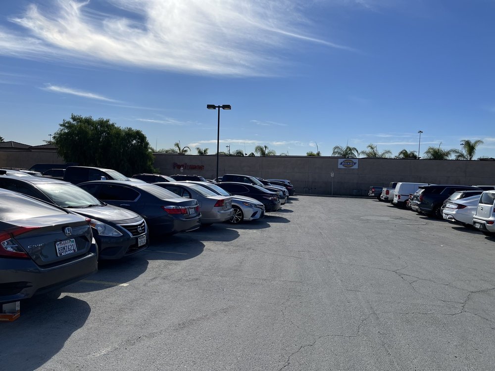 Plaza Parking