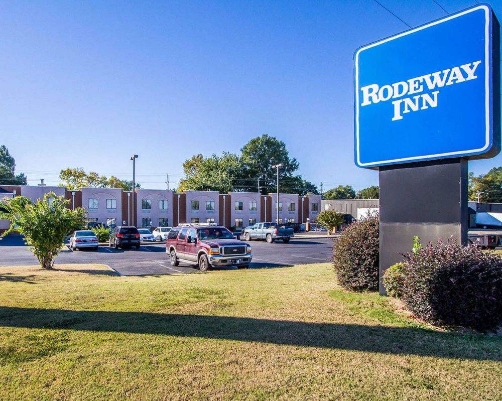 Rodeway Inn 16 Photos Hotels 5119 American Way, Parkway Village