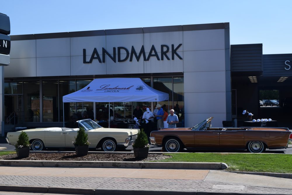Landmark Lincoln Service Body Shops 5000 S Broadway, Englewood