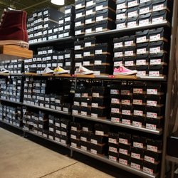 converse shoe dealers