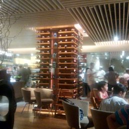 Nice decorations at the dinning room.