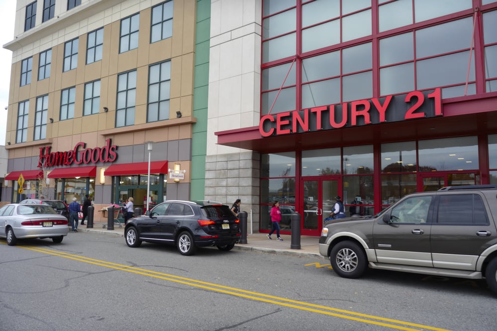 Home Goods - Home Decor - 200 B Bergen Town Ctr, Paramus, NJ ...