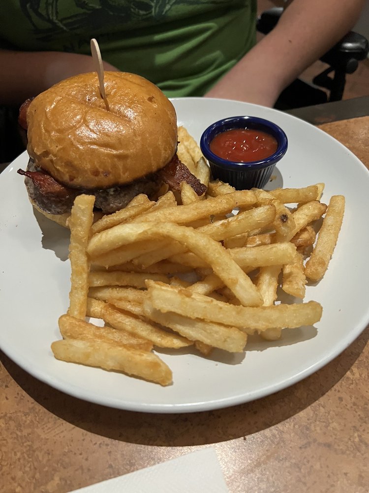 Big Phil's Bar & Grill