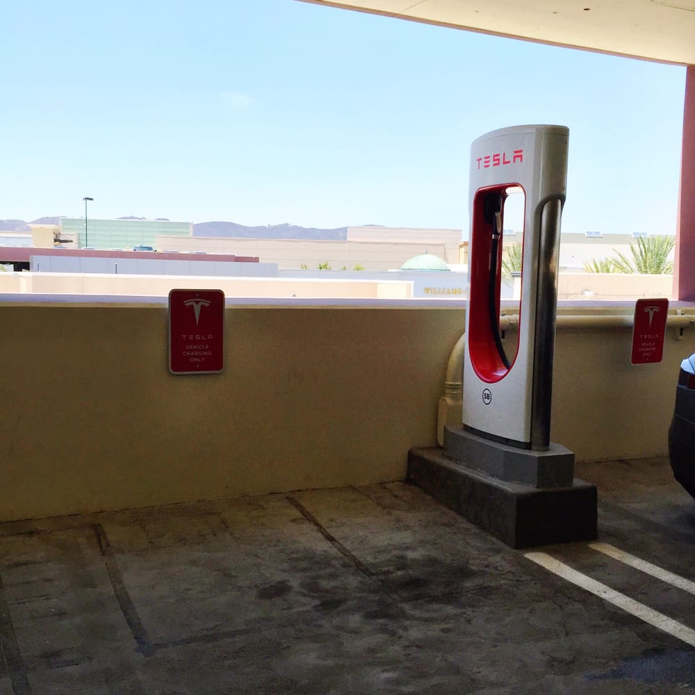 Tesla Super Charging Stations On Level 3 Of The Main Parking Garage Photo Of Promenade Temecula Ca United States Tesla Super Charging Stations