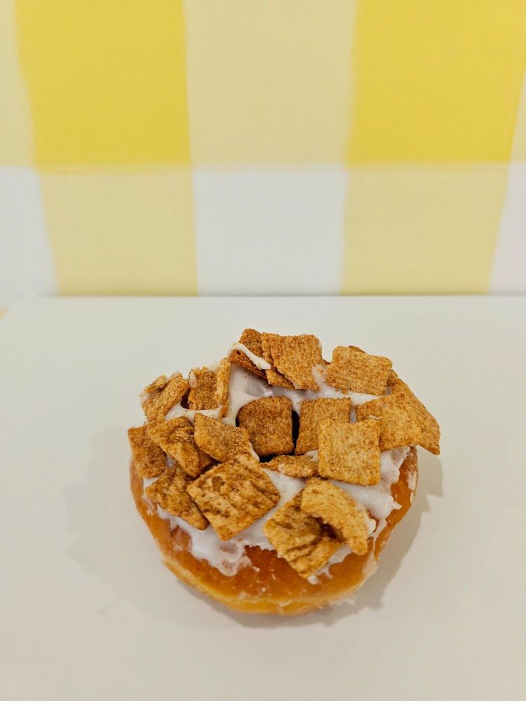 Daisy's Donuts Image