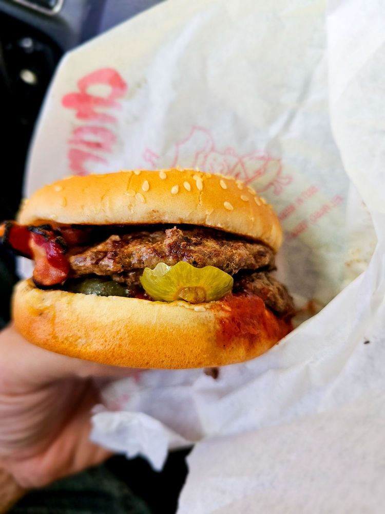 Charcoaler Drive-In