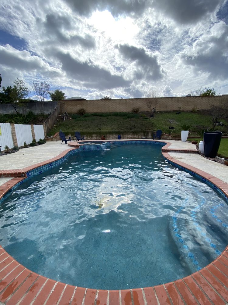 J’s Oasis Pool And Spa