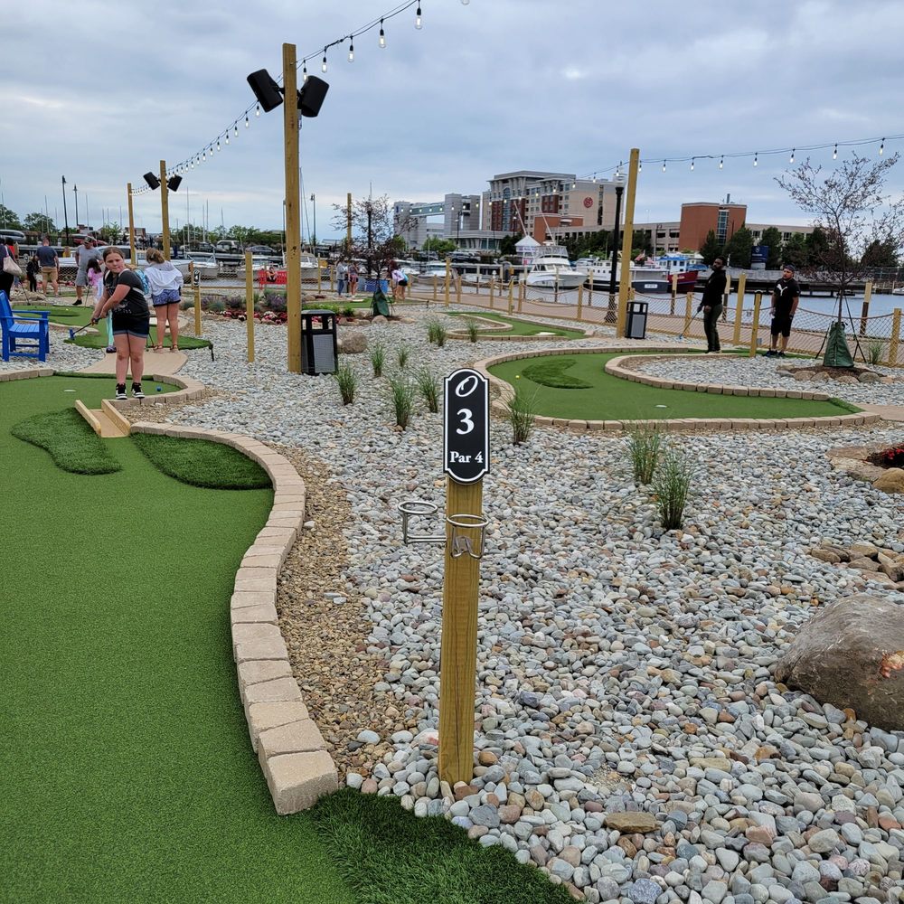 Oliver's Bayfront Mini Golf