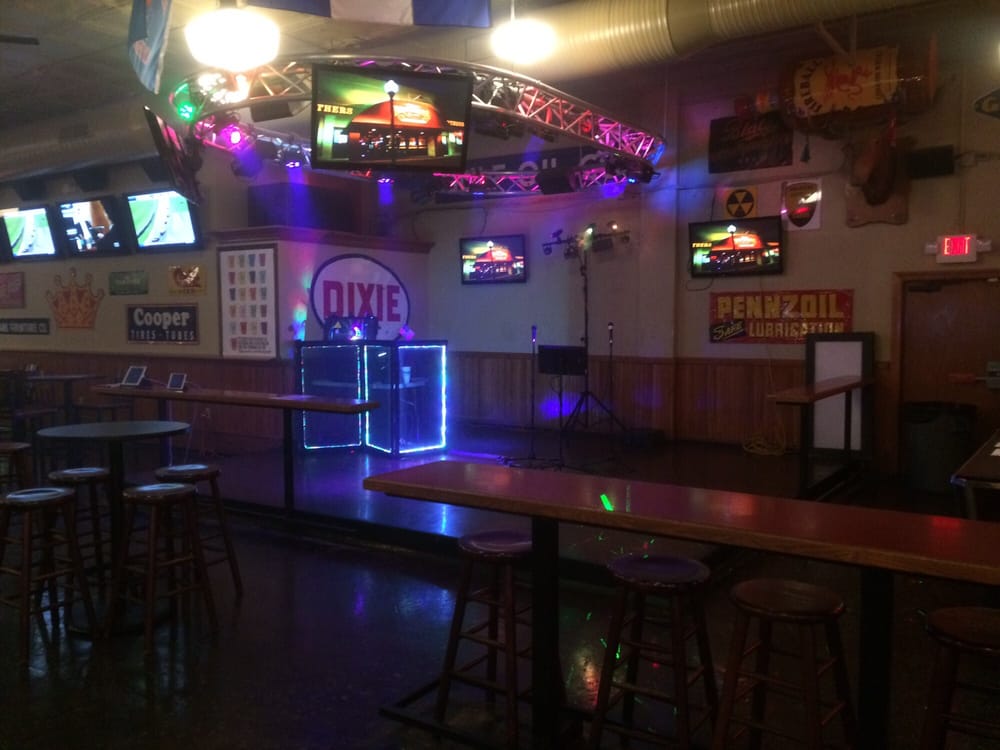 Brothers Bar & Grill 13 Reviews Dance Clubs 1105 Massachusetts St