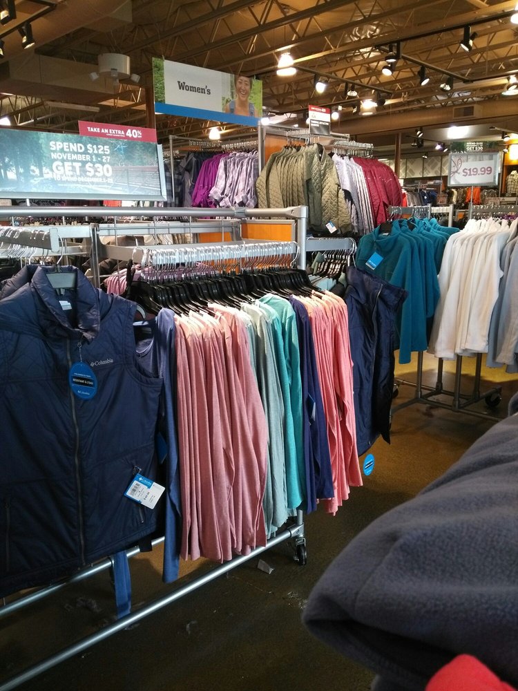 Columbia Sportswear Outlet 11 Reviews Outlet Stores 1500 SE East