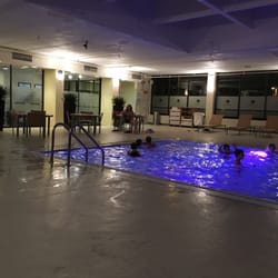 Doubletree By Hilton 120 Photos 111 Reviews Hotels 9599 Photo Of Doubletree By Hilton Skokie Il United States Pool View