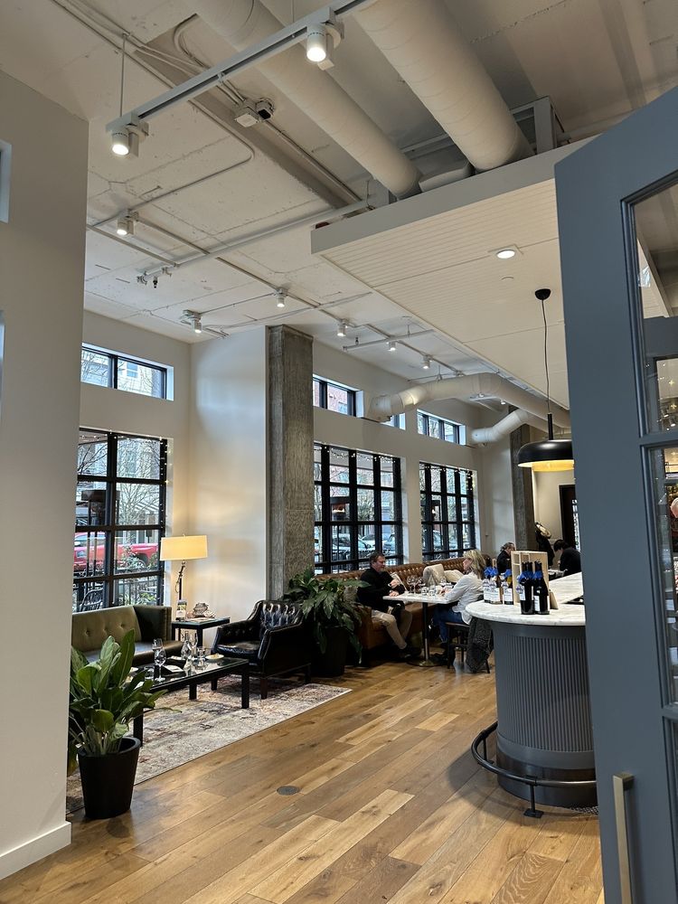 Bayernmoor Cellars Tasting Room At Woodin Creek