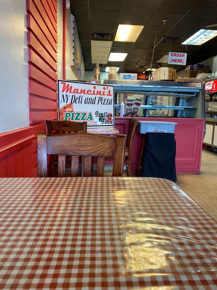 Mancini's New York  Deli & Pizza