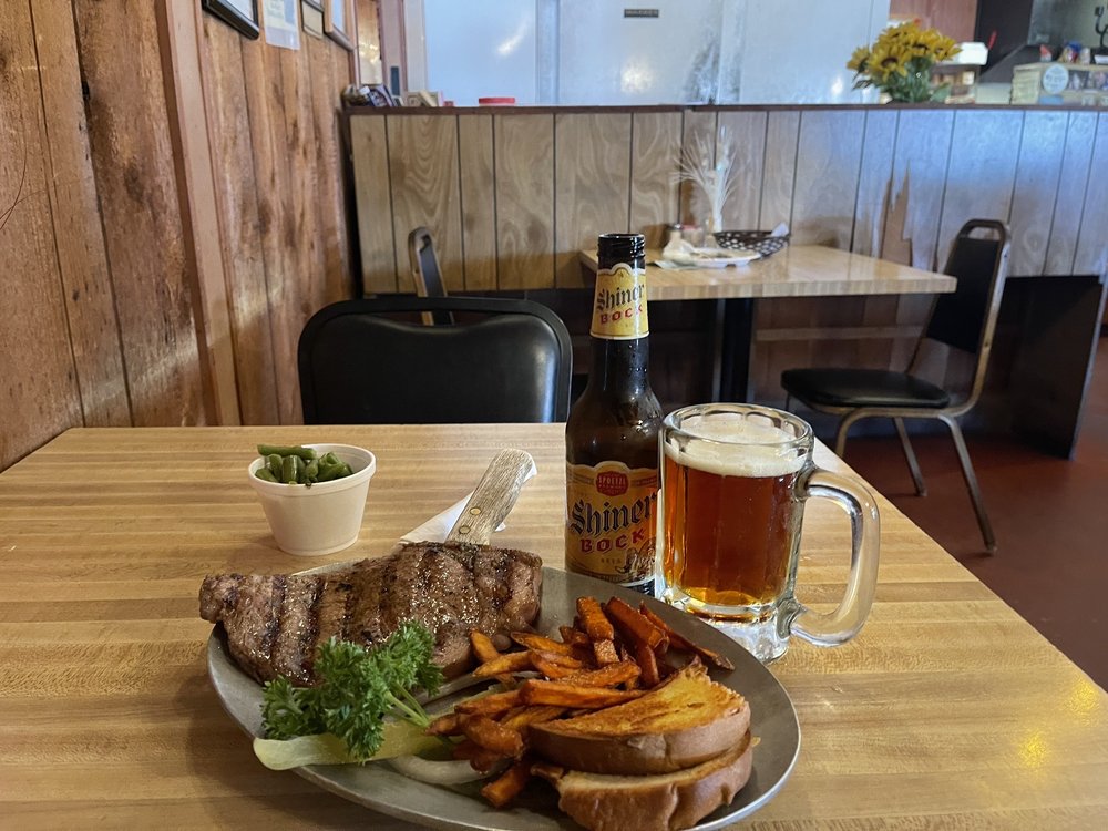 Polak's Sawsage Farm Restaurant