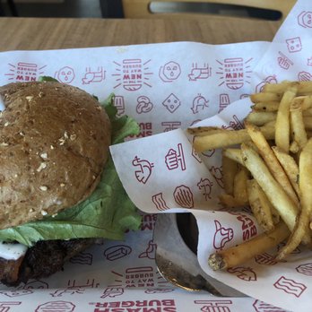 Smashburger 177 Photos 277 Reviews Burgers 409 N Pacific Photo Of Smashburger Redondo Beach Ca United States Blt Avacado