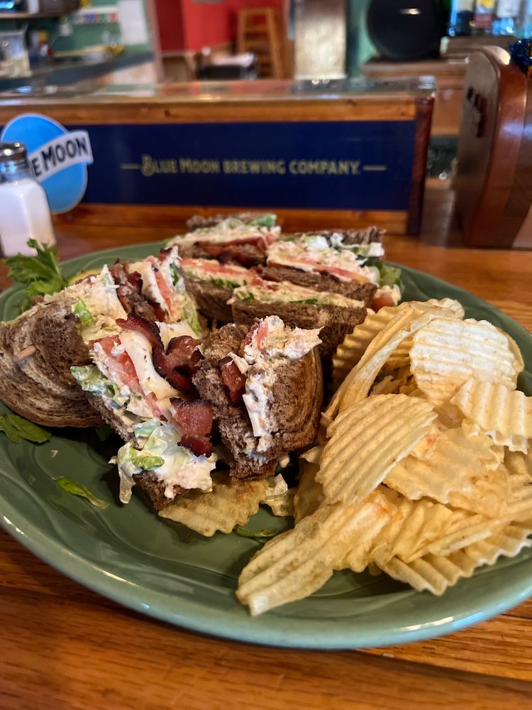 Smiler's Grill & Bar