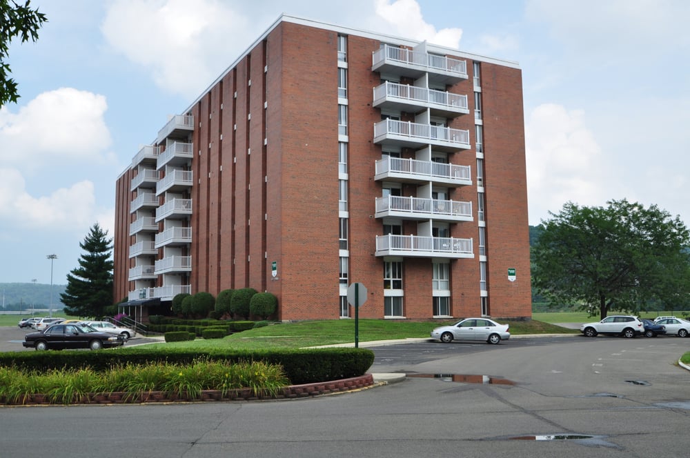 Riverpark and River’s Edge Apartments Apartments 36 N McKinley Ave