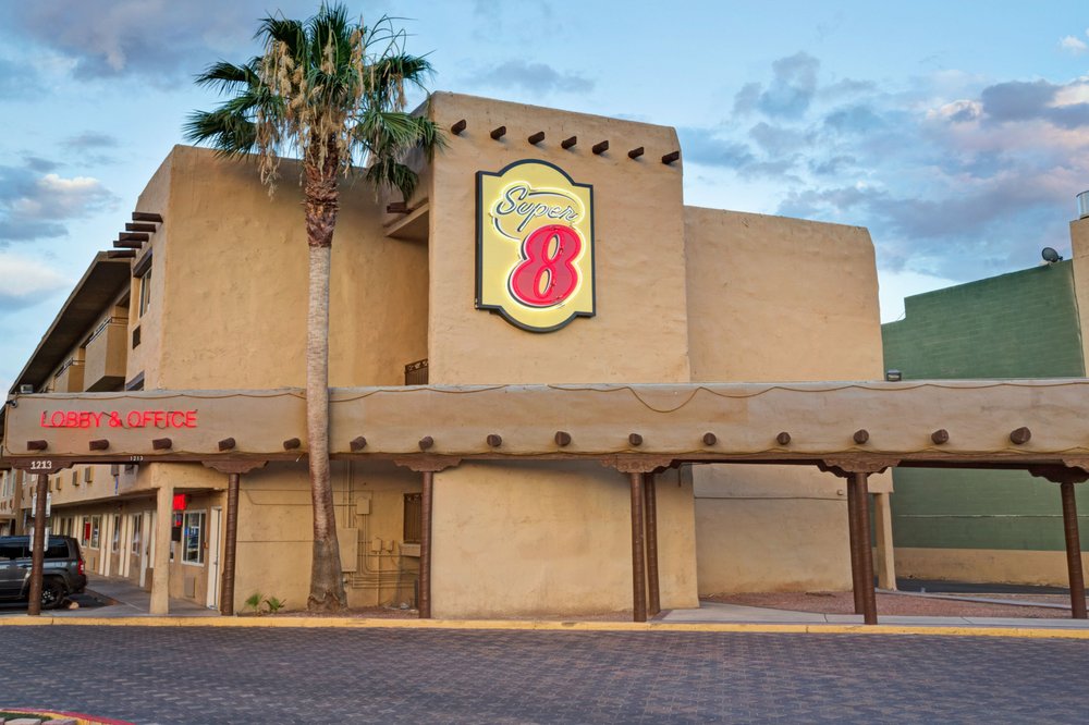 Super 8 by Wyndham Las Vegas North Strip/Fremont St. Area 1213 South