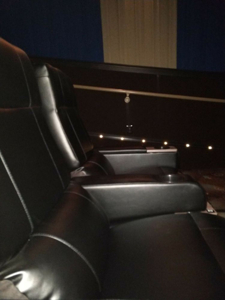 Regency Theatres BLVD Cinemas 11 Reviews Cinema 742 W Lancaster