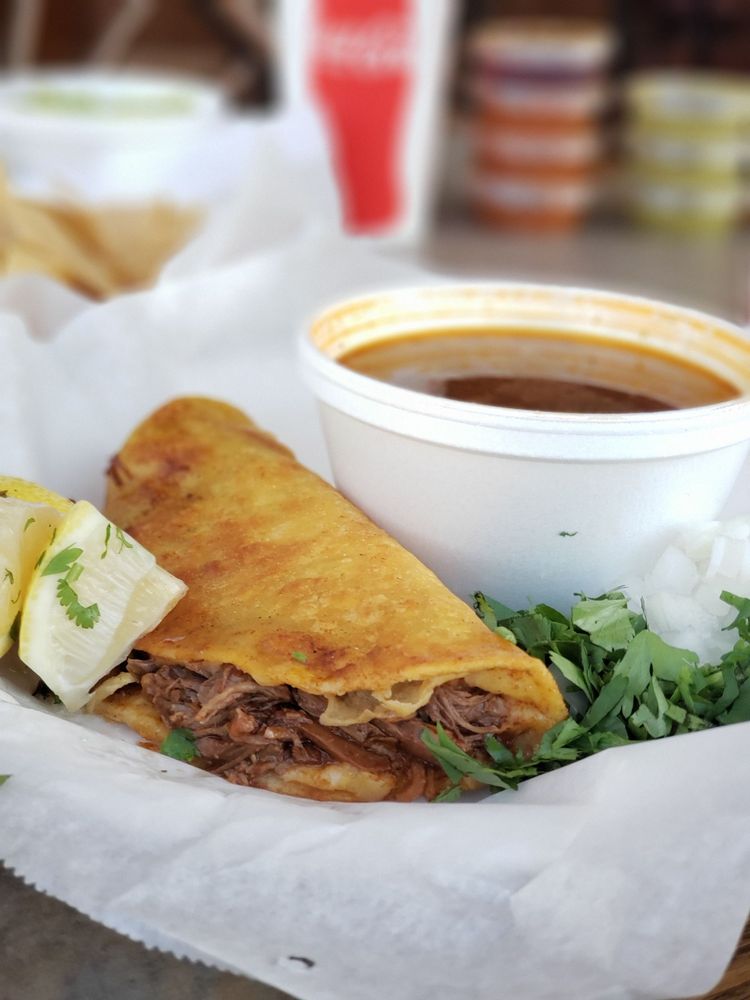Palo Fierro Tacos, Carnitas y Mariscos