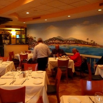 Costa Del Sol 184 Photos 89 Reviews Spanish 901 Wethersfield Photo Of Costa Del Sol Hartford Ct United States Dining Room