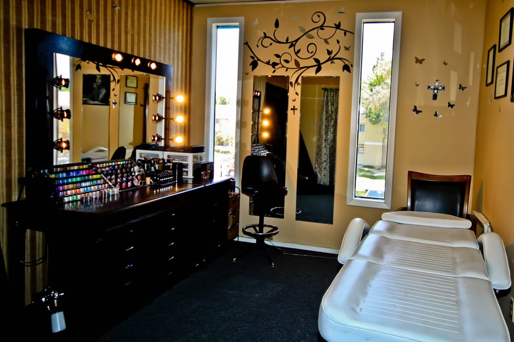 Makeup Artist Room - Yelp Makeup Artist Room - Yelp on Make Up Room Design
id=45894