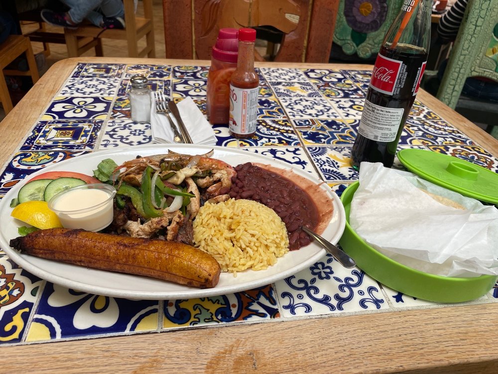 El Torito Pupuseria