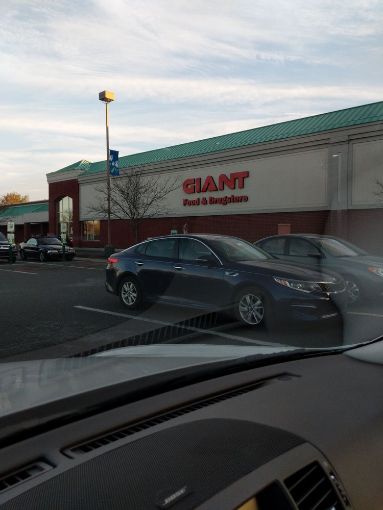 Giant Food Store