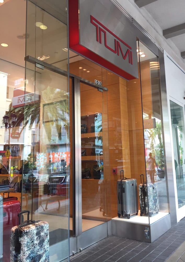 tumi santana row